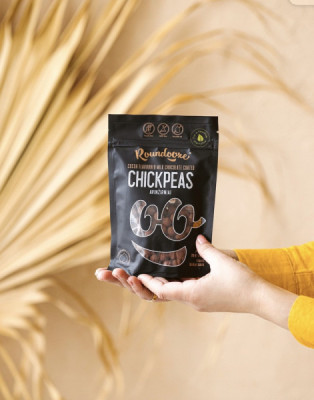 ROUNDOOZE Ciecierzyca w polewie z mlecznej czekolady o smaku kakaowym 150g - (15135069887)